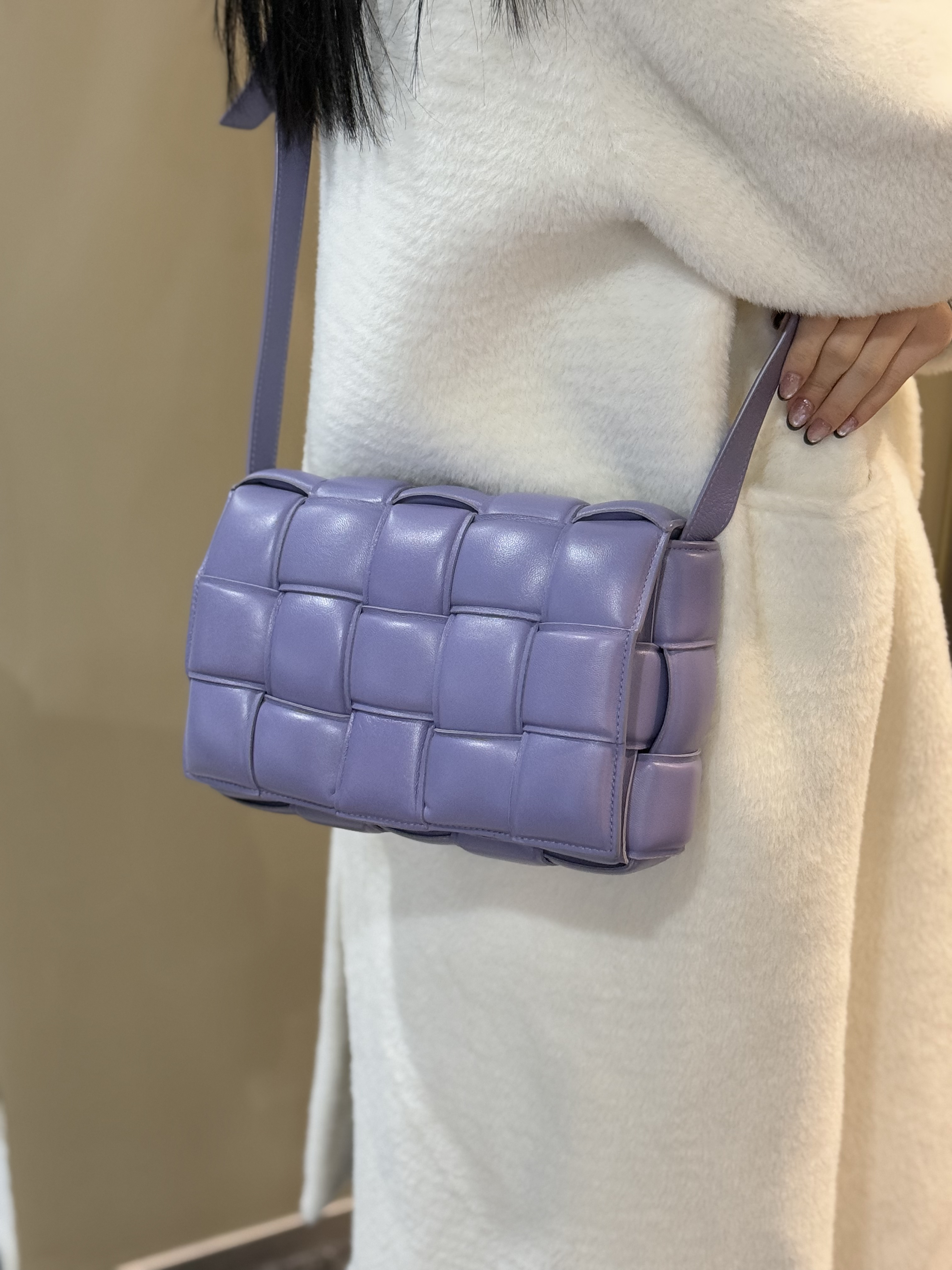 95新 BOTTEGA VENETA/葆蝶家 香芋紫枕头单肩包