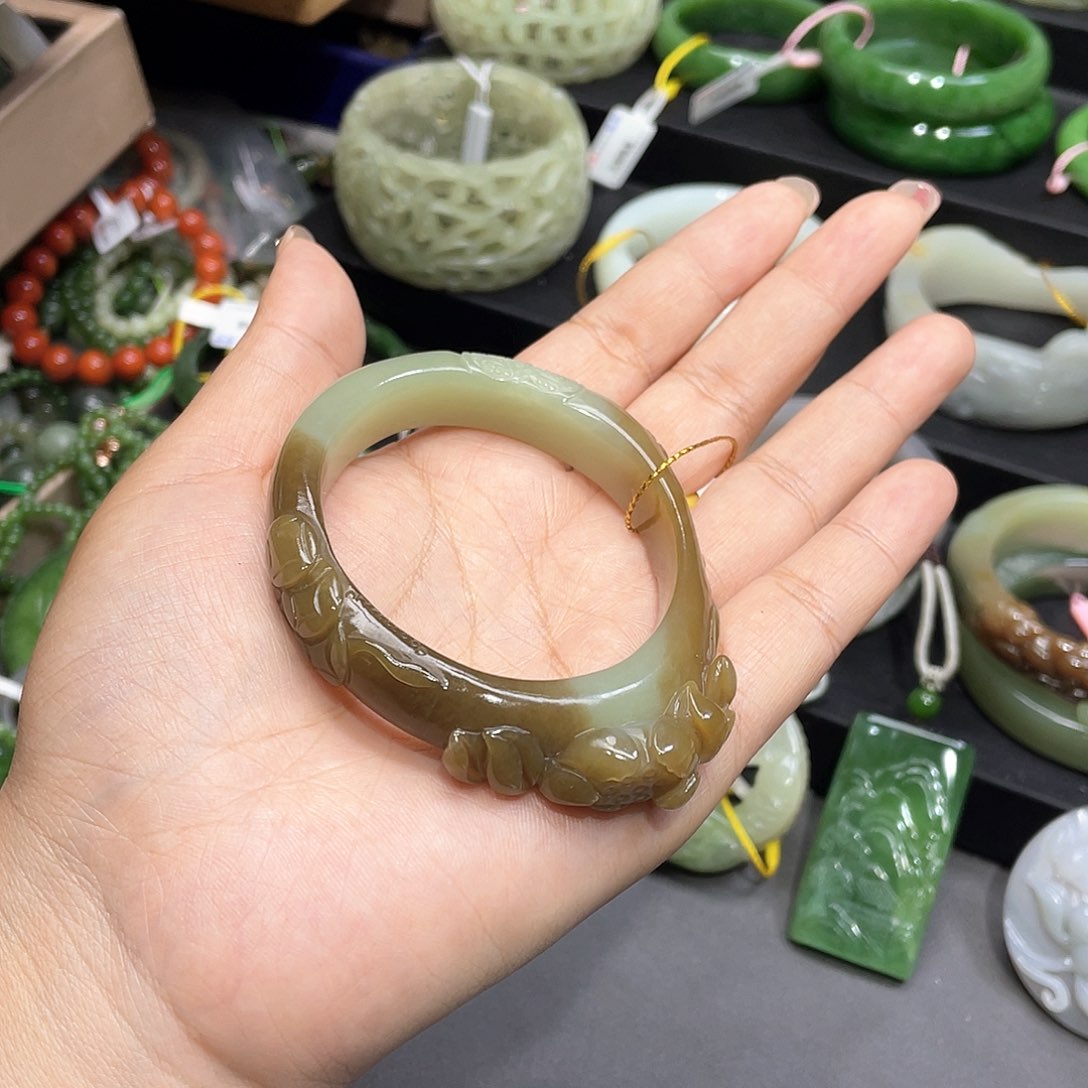 和田玉手镯57圈口38未镶嵌