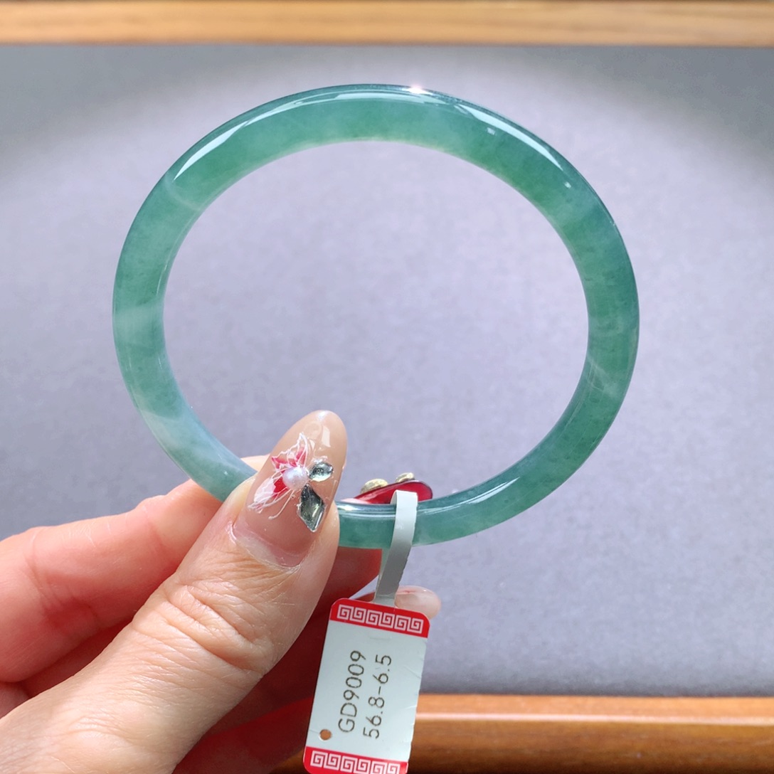 翡翠手镯未镶嵌天然翡翠手镯叮当镯