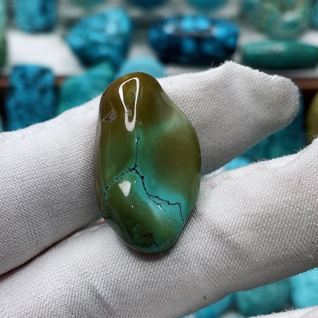 未镶嵌绿松石珠宝奇石