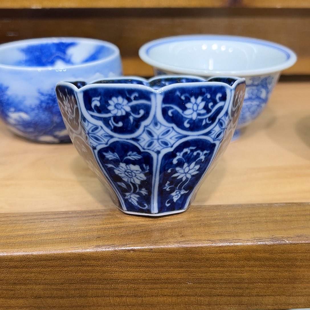 A***丫手工青花缠枝莲八方品茗杯