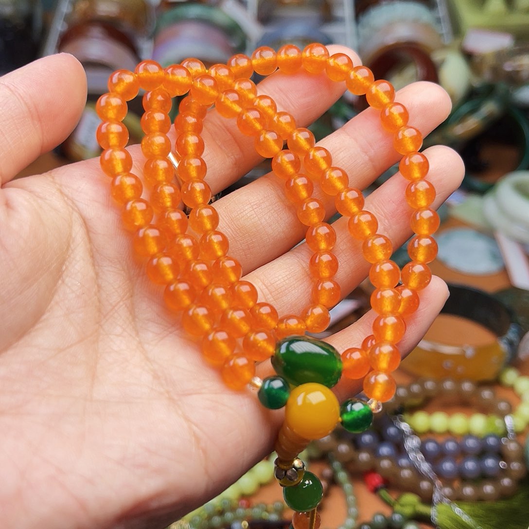 石英质玉颈饰未镶嵌