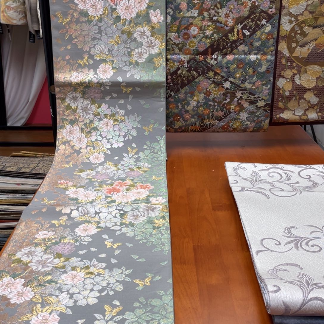 织绣织金引箔唐花纹