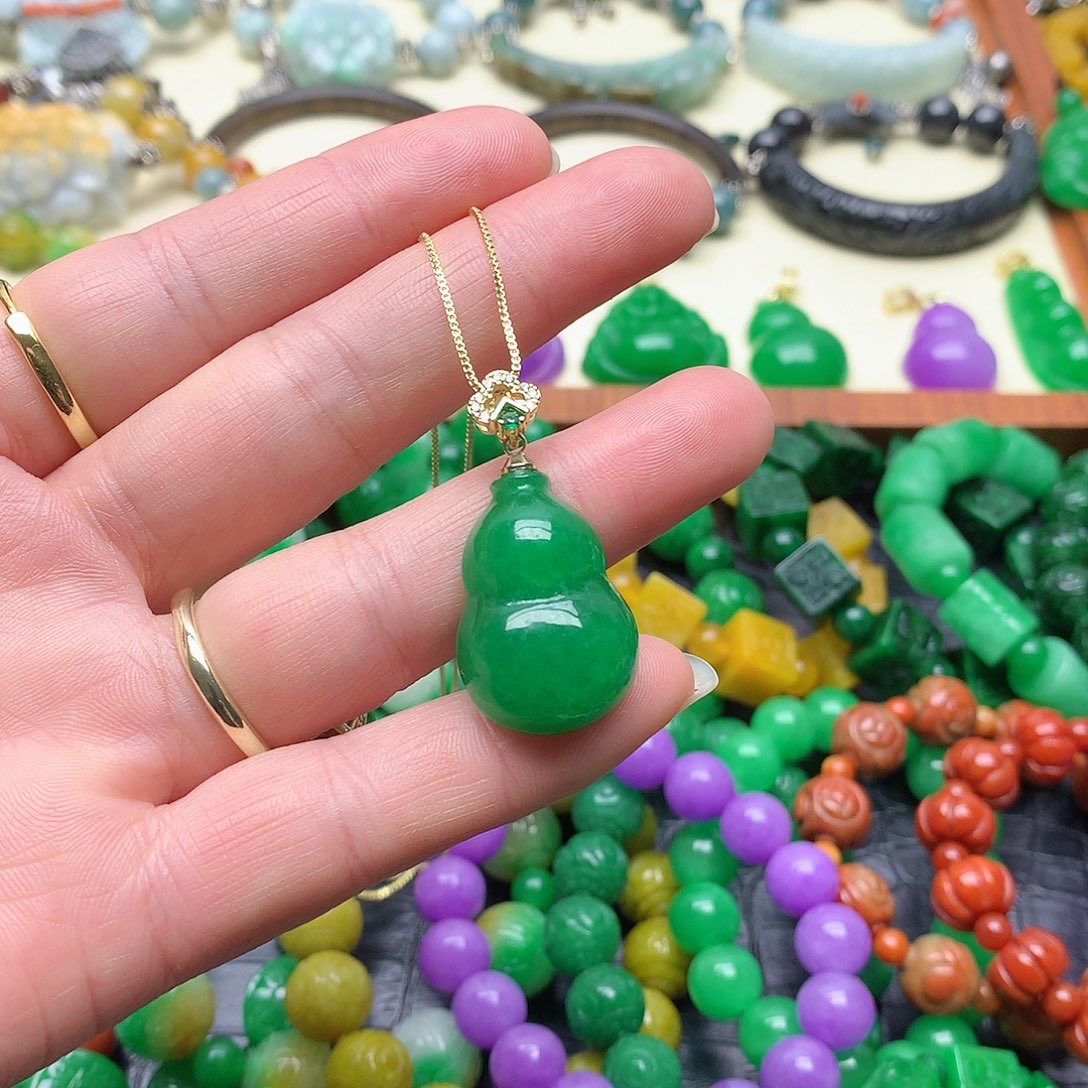 吊坠(赠链)未镶嵌翡翠