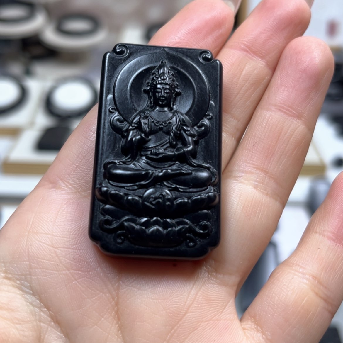 【闪购商品】和田玉（墨玉）35观音高羊脂33克左右未镶嵌?***?