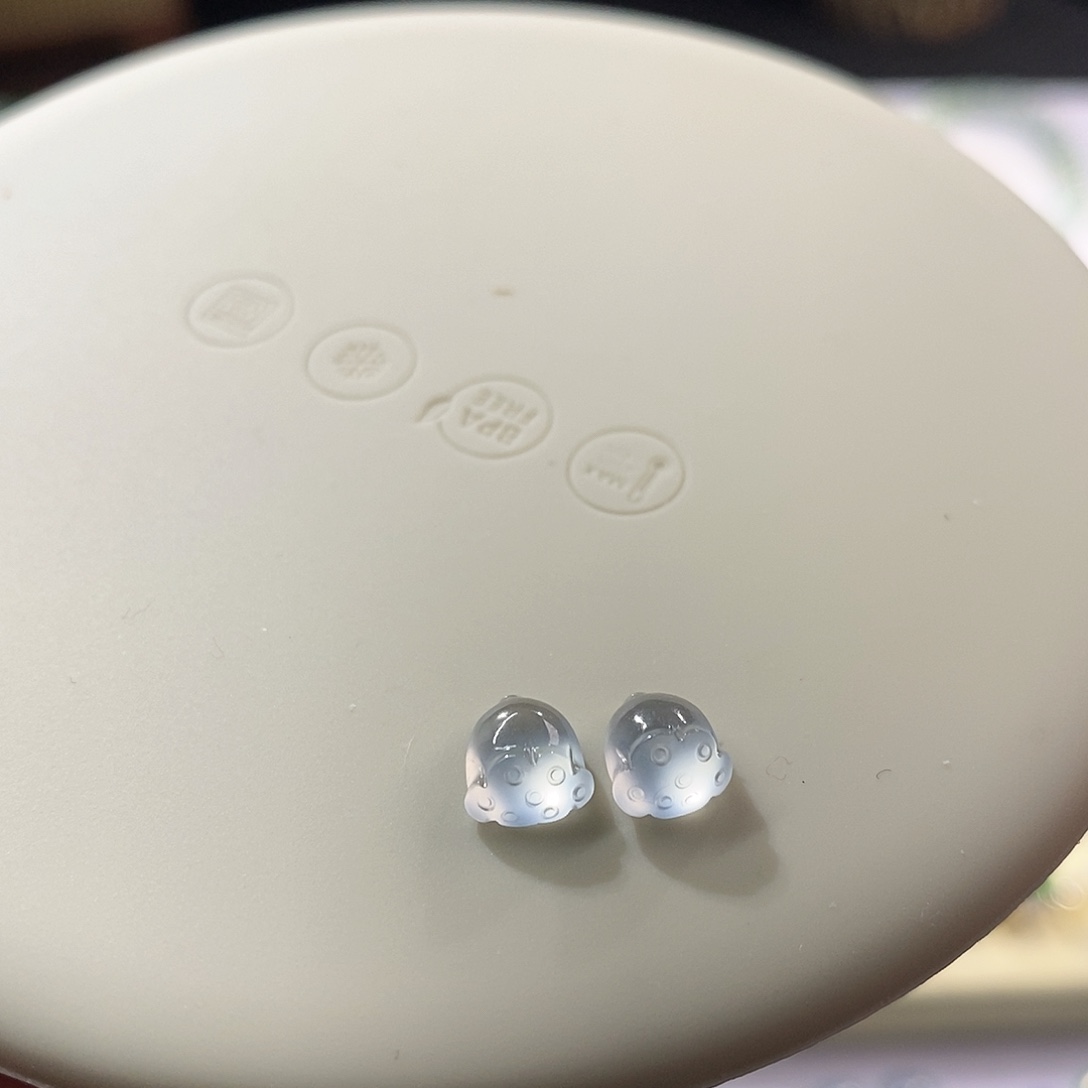 翡翠裸石一对玻璃钢莲蓬