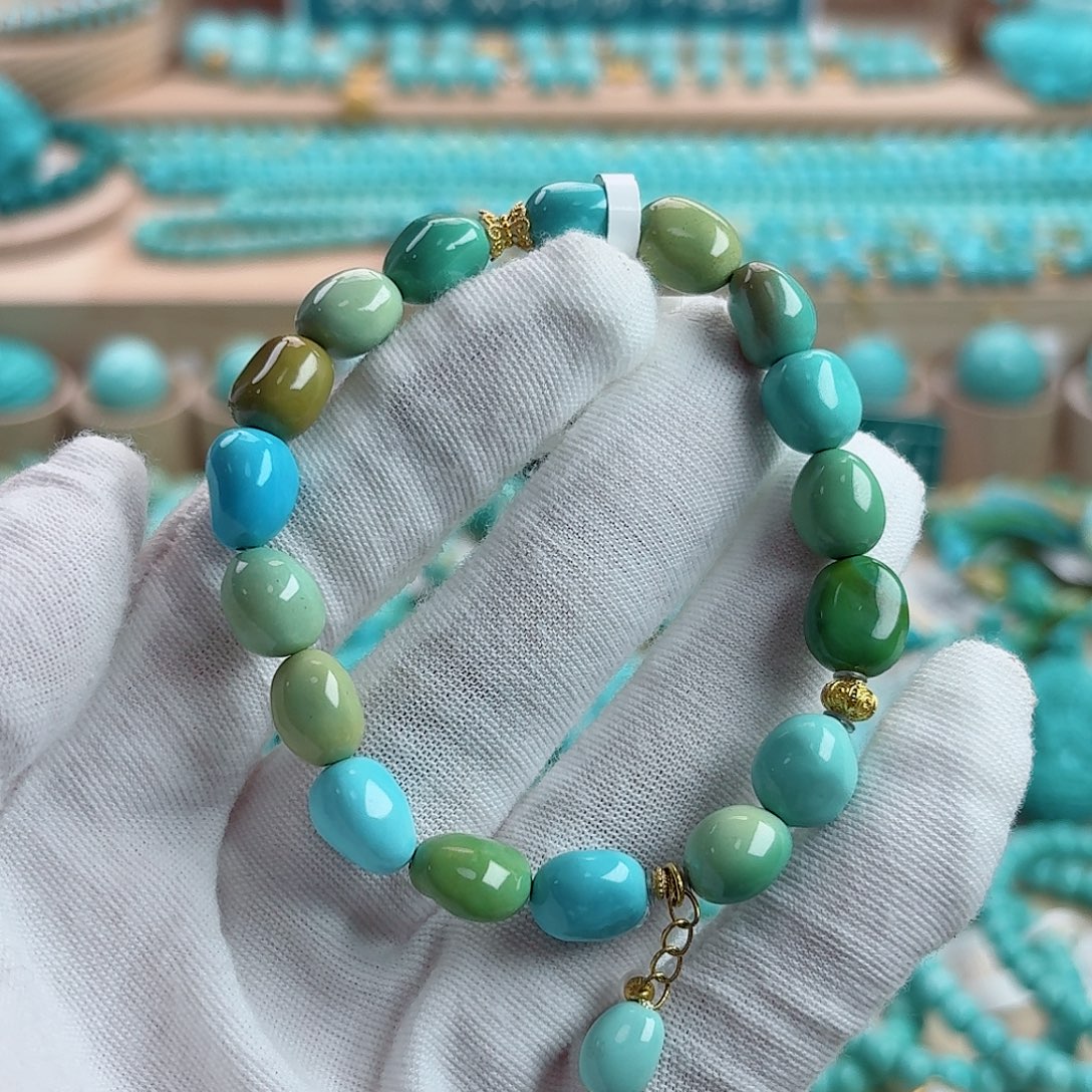 绿松石未镶嵌珠宝奇石