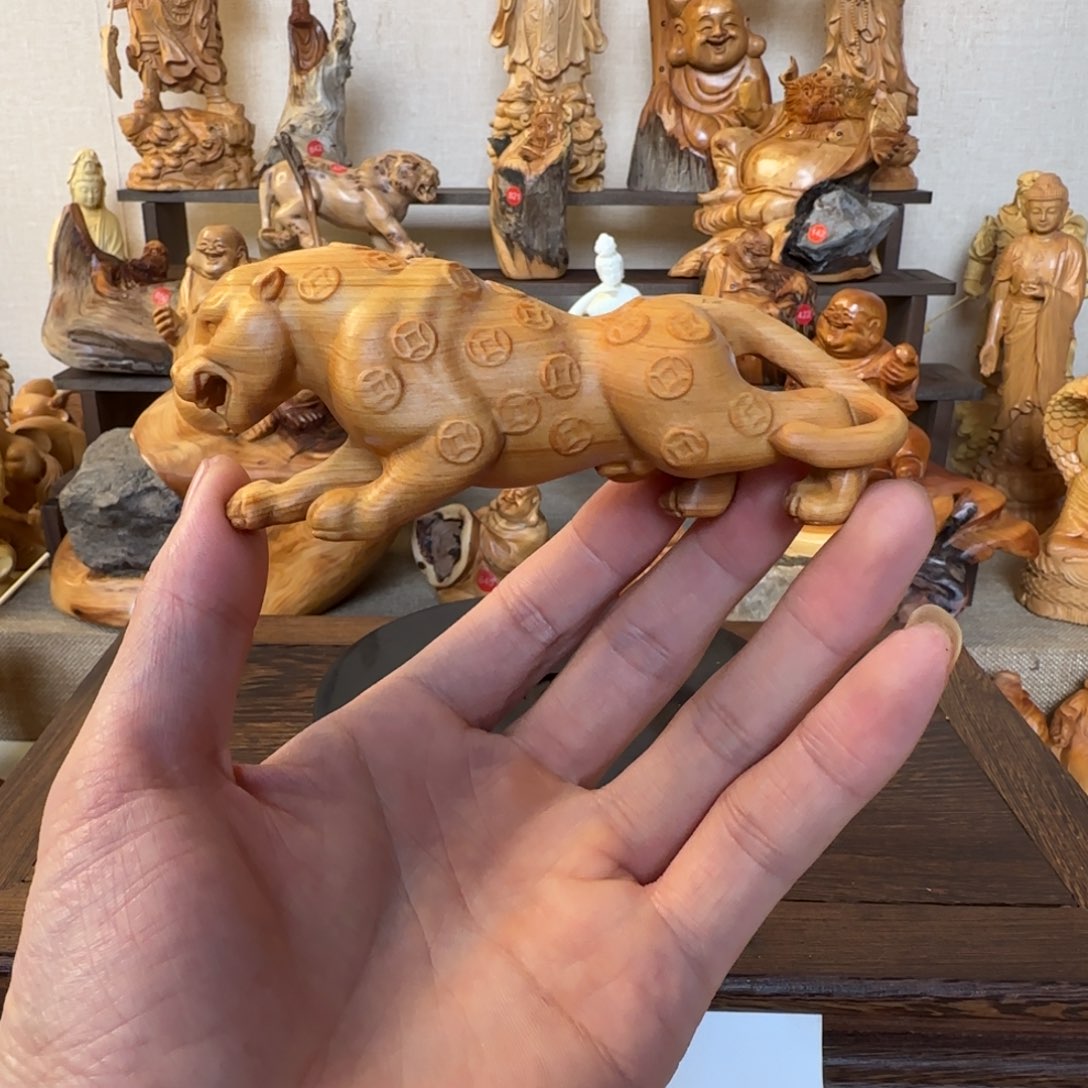 崖柏小木匠艺雕一物一拍