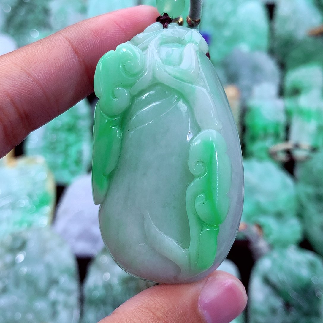 吊坠(不含链)未镶嵌翡翠