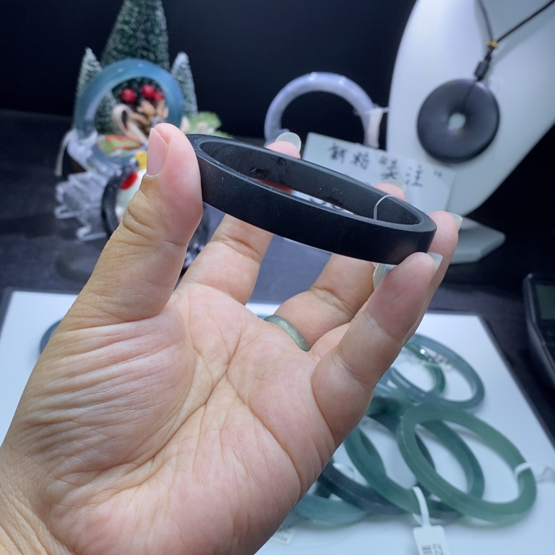 定制翡翠未镶嵌手镯钢琴黑乌鸡磨砂