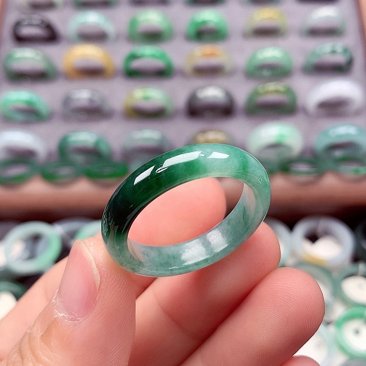 翡翠未镶嵌戒指32号