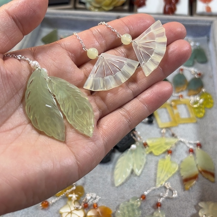 蛇纹石玉耳饰未镶嵌