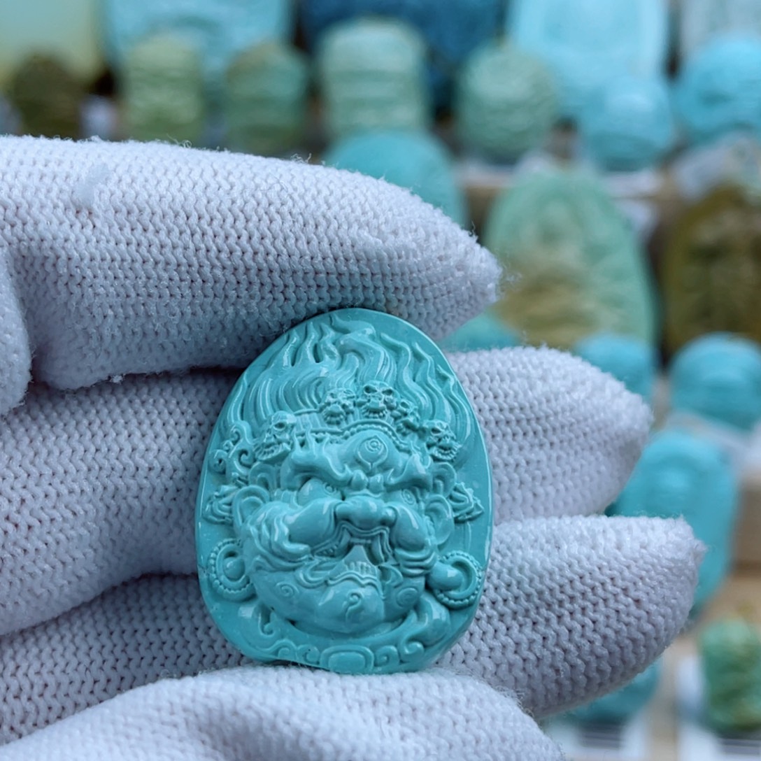 绿松石未镶嵌珠宝奇石