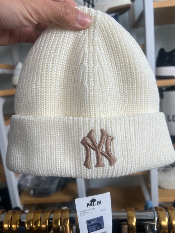 MLB金标白色毛线帽