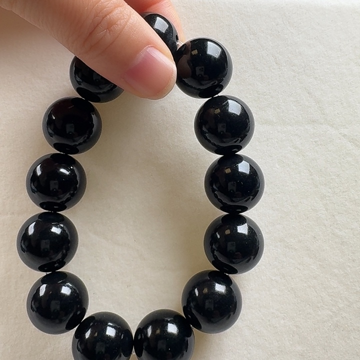 蔚***上蛇纹石玉未镶嵌颈饰