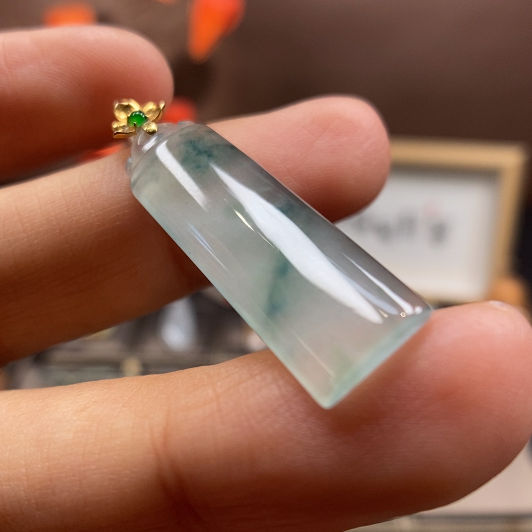 【闪购商品】颈饰18K金镶嵌翡翠26