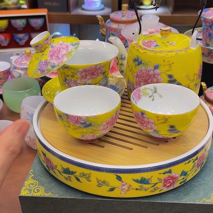 段泥茶杯吧啦吧啦的说我是