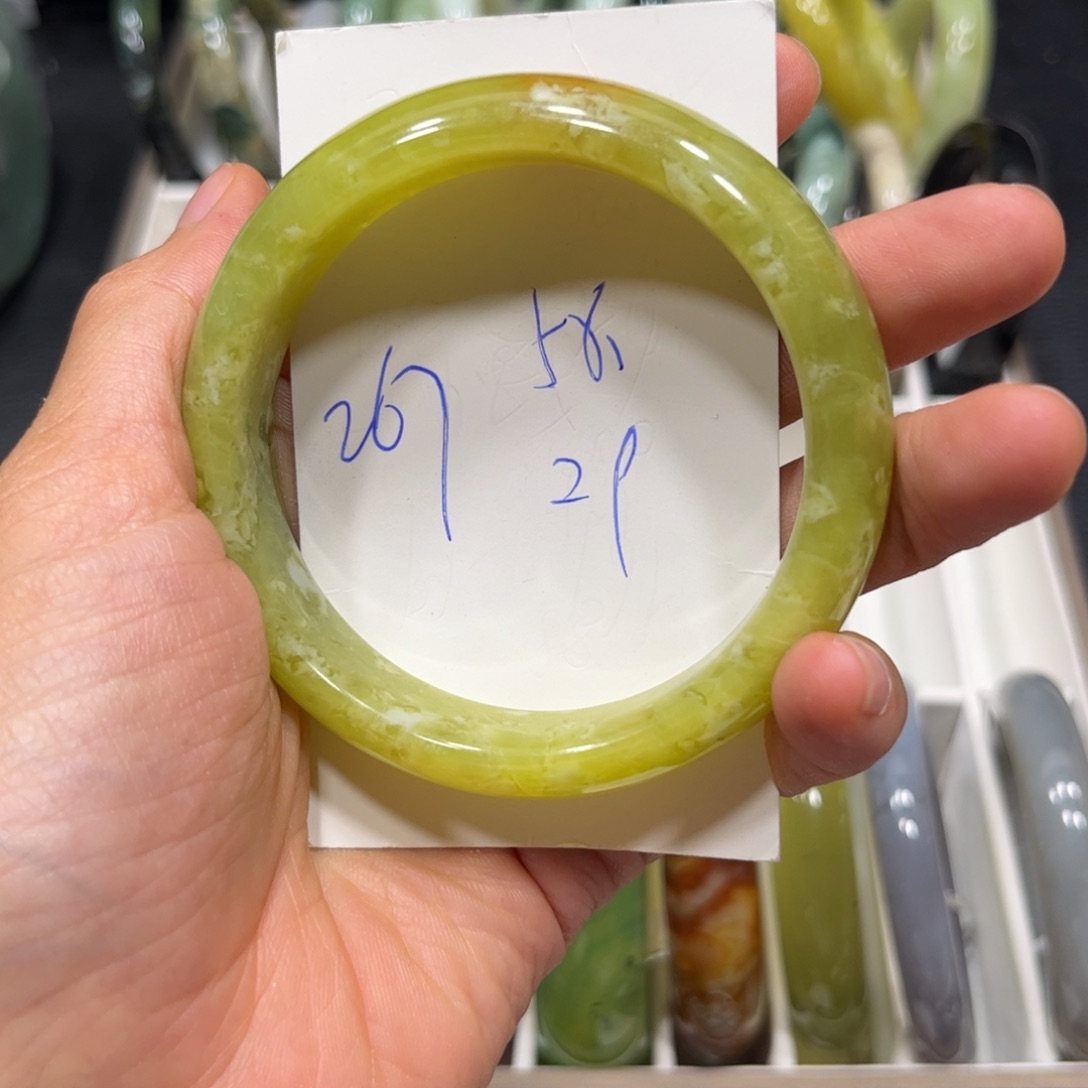 蛇纹石玉未镶嵌手镯