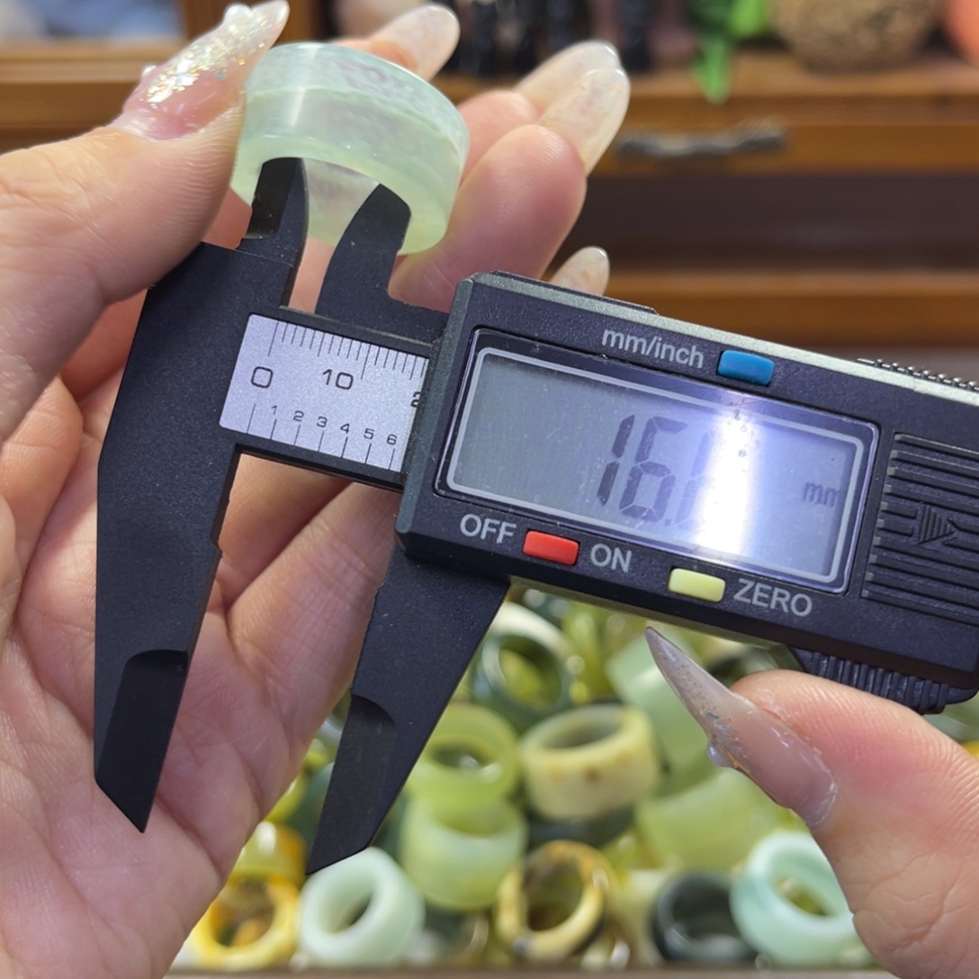 蛇纹石玉未镶嵌手镯9