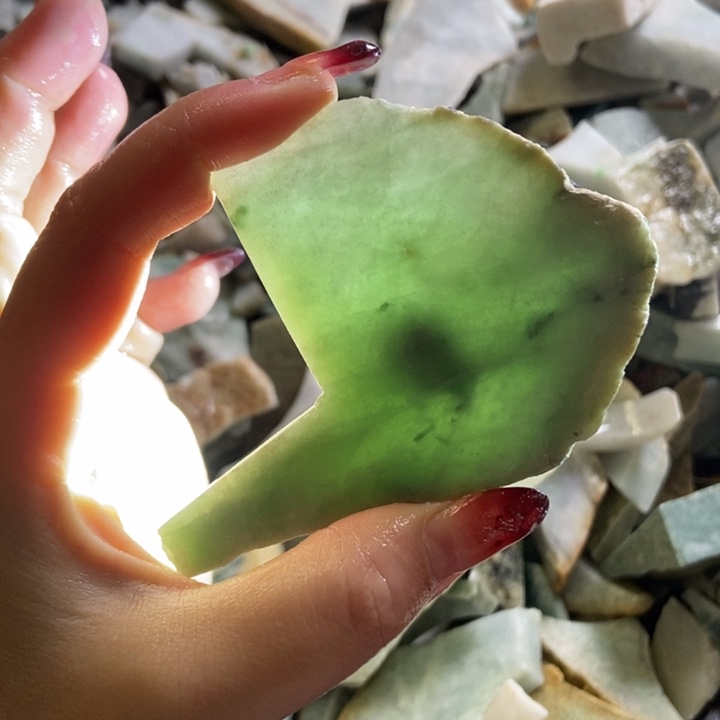 翡翠颈饰未镶嵌天然翡翠