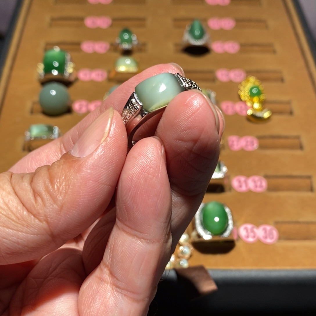 和田玉未镶嵌戒指