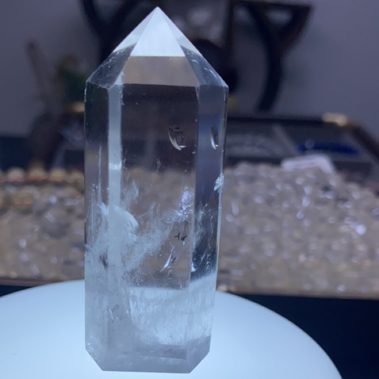 天然白水晶摆件60--70克随机发