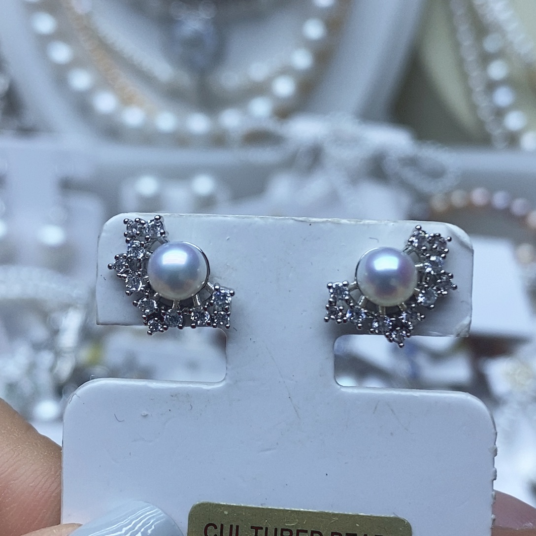 樾***樾耳钉淡水珍珠未镶嵌