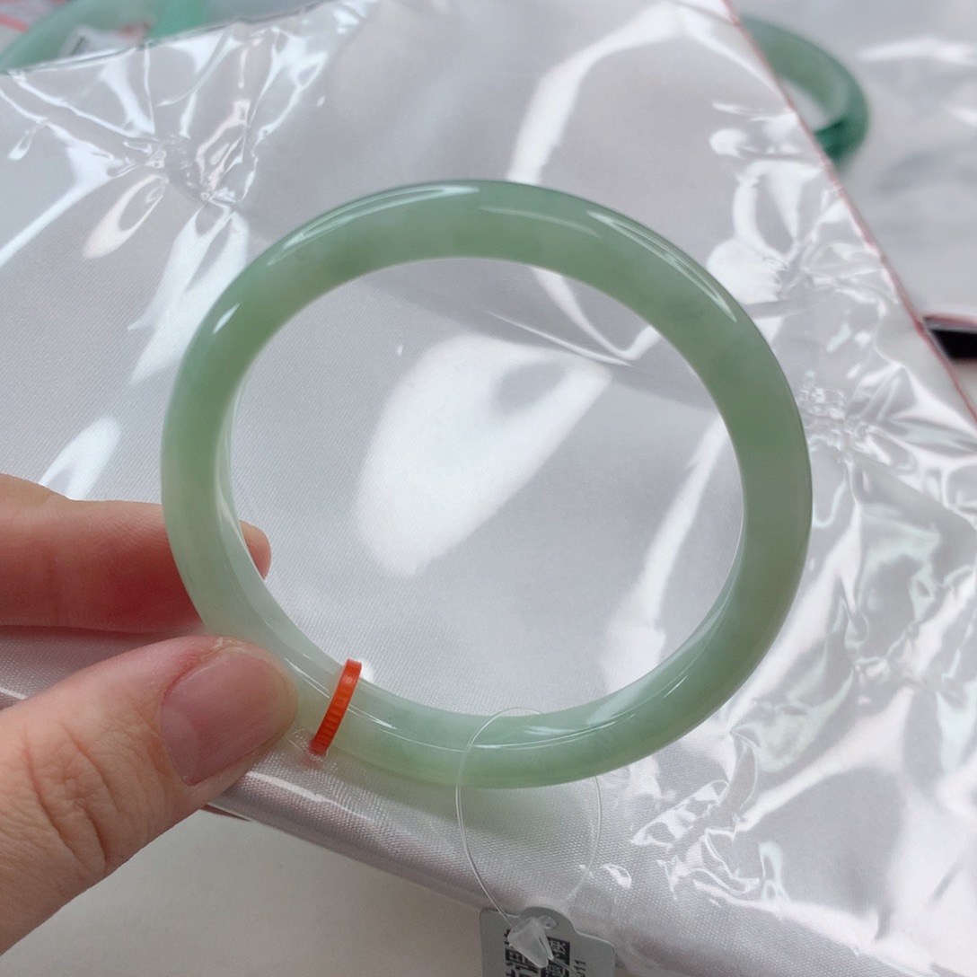 翡翠未镶嵌手镯圈口51.8