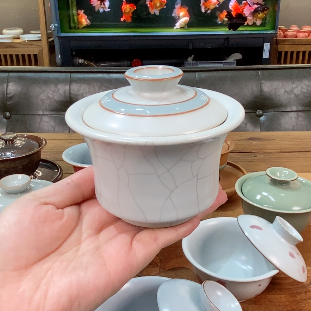 朱砂胎哥弟窑结合月白结合粉青釉 两才马蹄盖碗