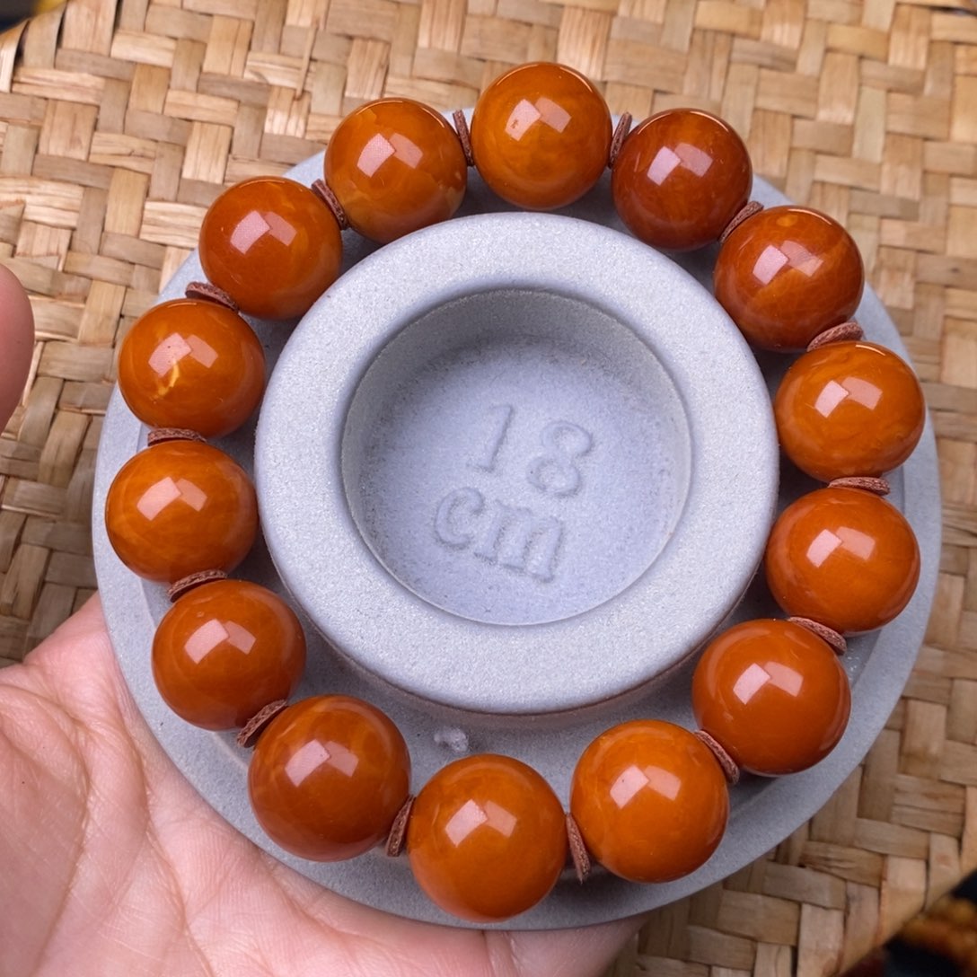 蜜蜡裸石未镶嵌蜜蜡