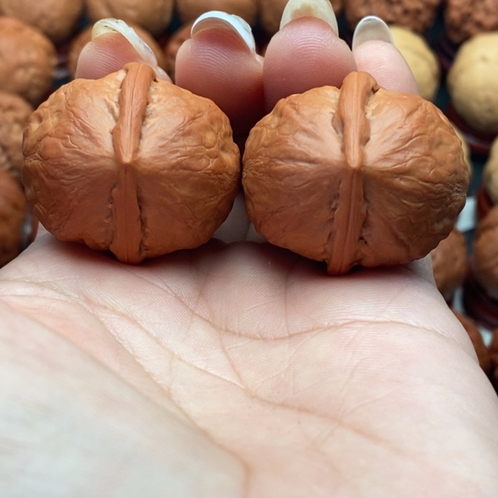 核桃精品文玩核桃手捻河豚