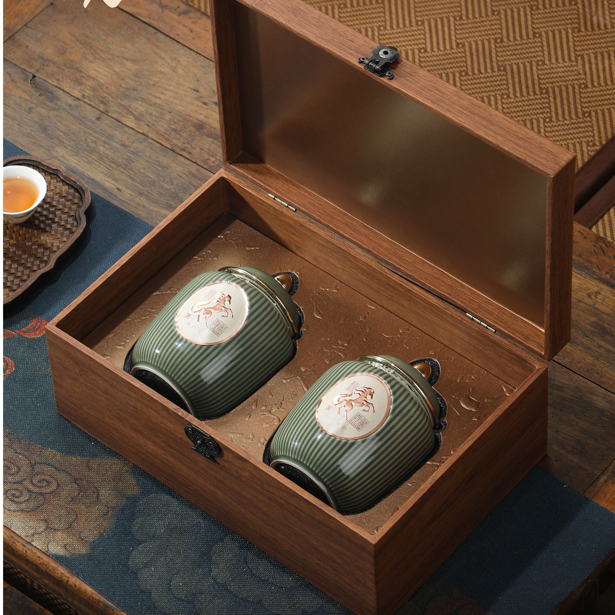 【京东顺丰发货】明前毛尖绿茶茶叶陶瓷罐装-马到成功