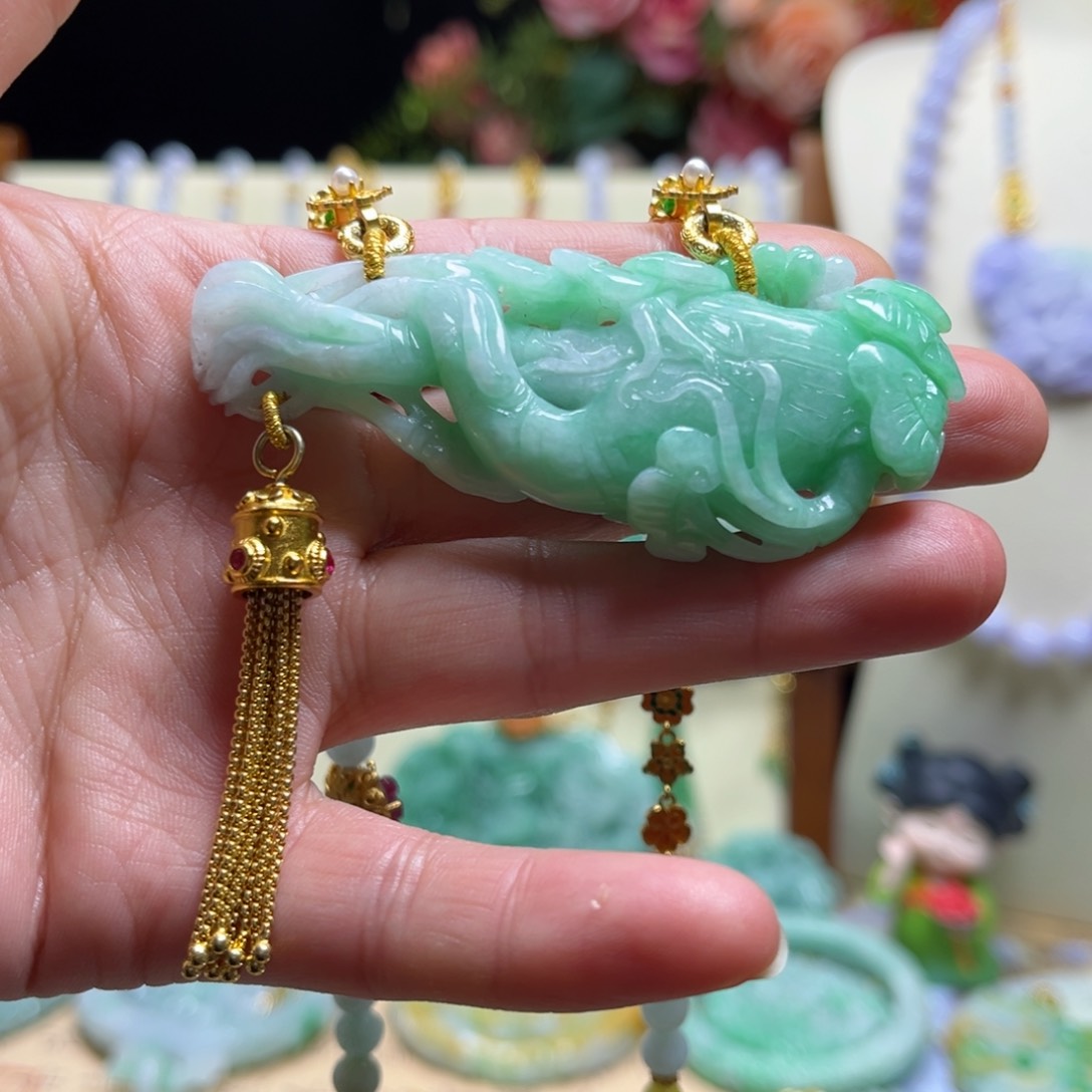 翡翠颈饰未镶嵌田****.天然翡翠