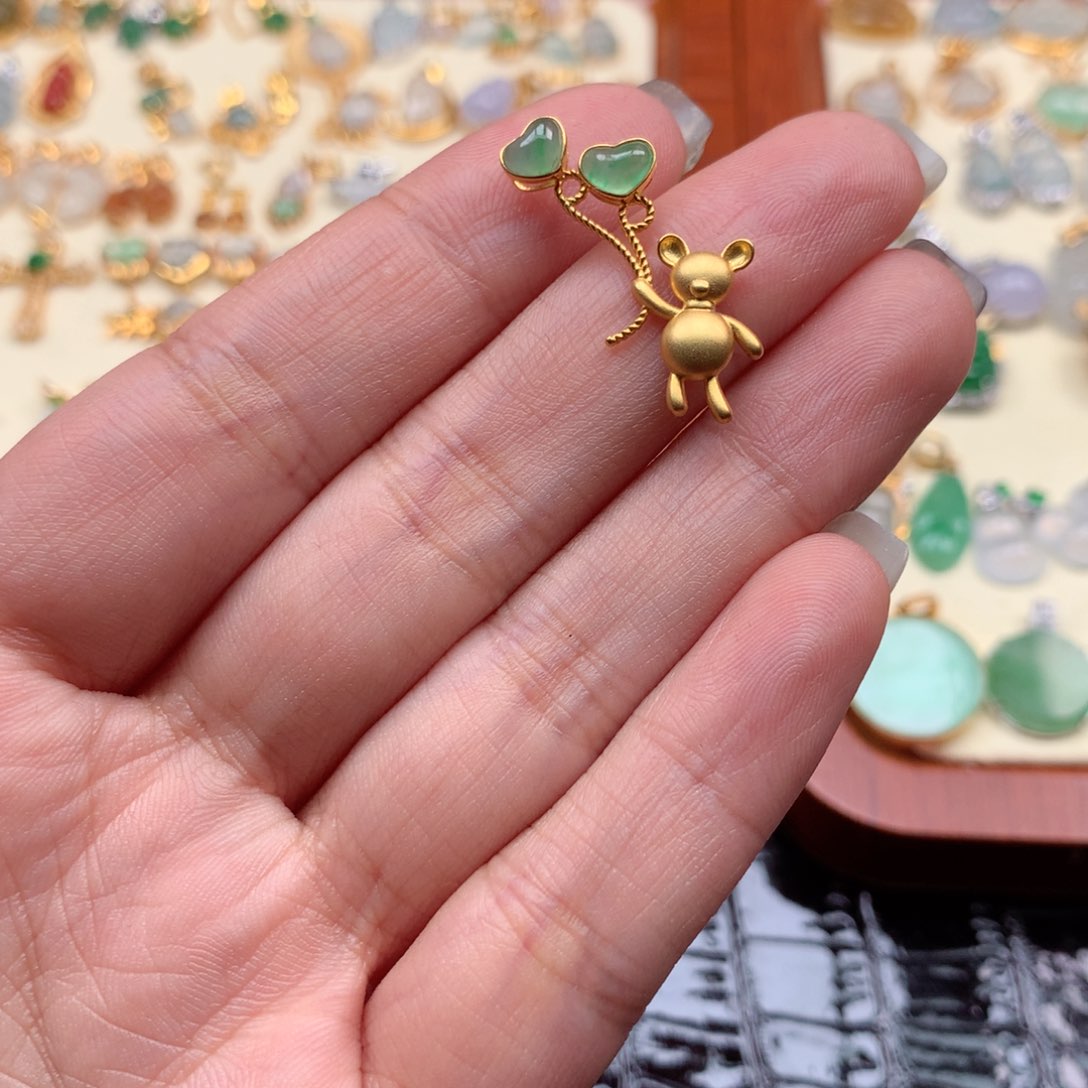 翡翠颈饰18K金镶嵌七****车翡翠