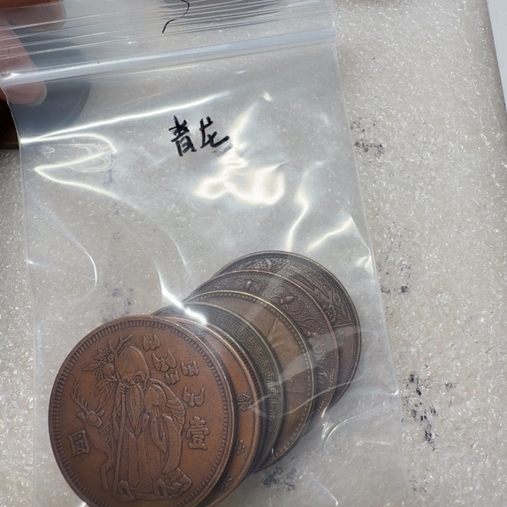 青***提上七个工艺品摆件