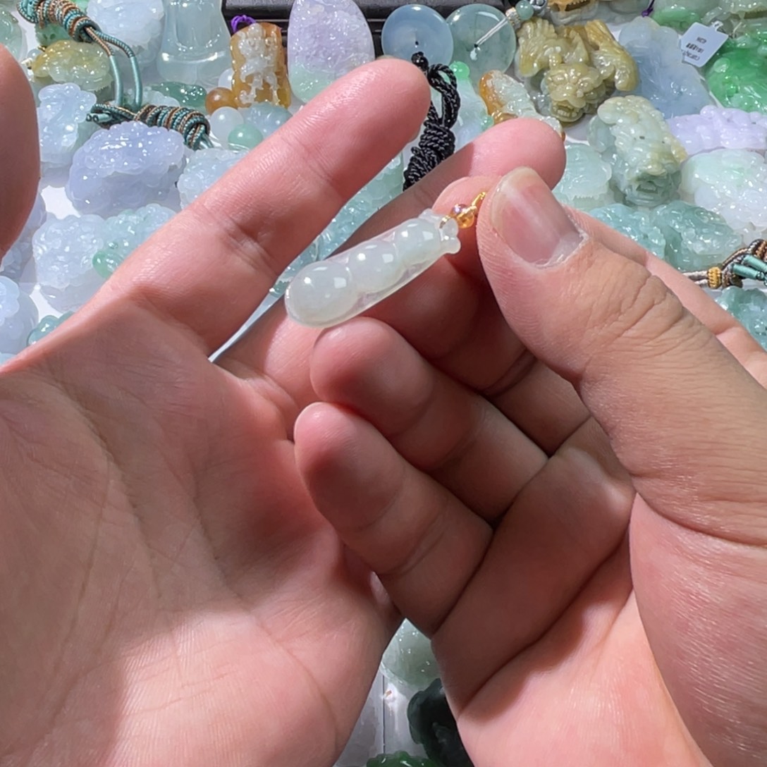 翡翠未镶嵌颈饰天然