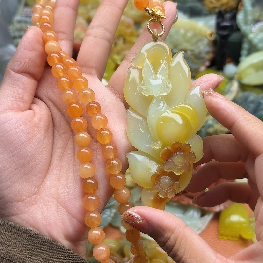 ****爱蛇纹石玉未镶嵌吊坠