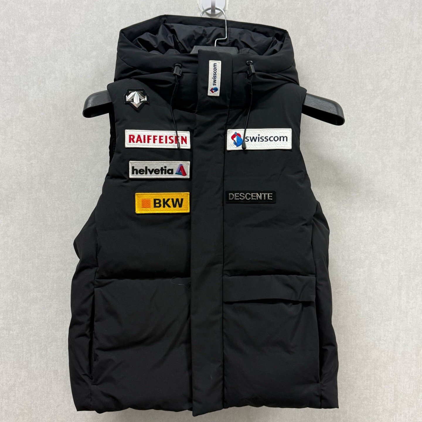 95新 Supreme DESCENTE迪桑特羽绒马甲 M码 成色很新！