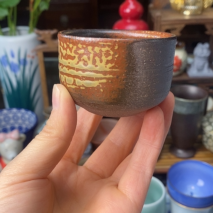 禾***亦   中古物品默认微瑕，谨慎参拍，满18包邮！