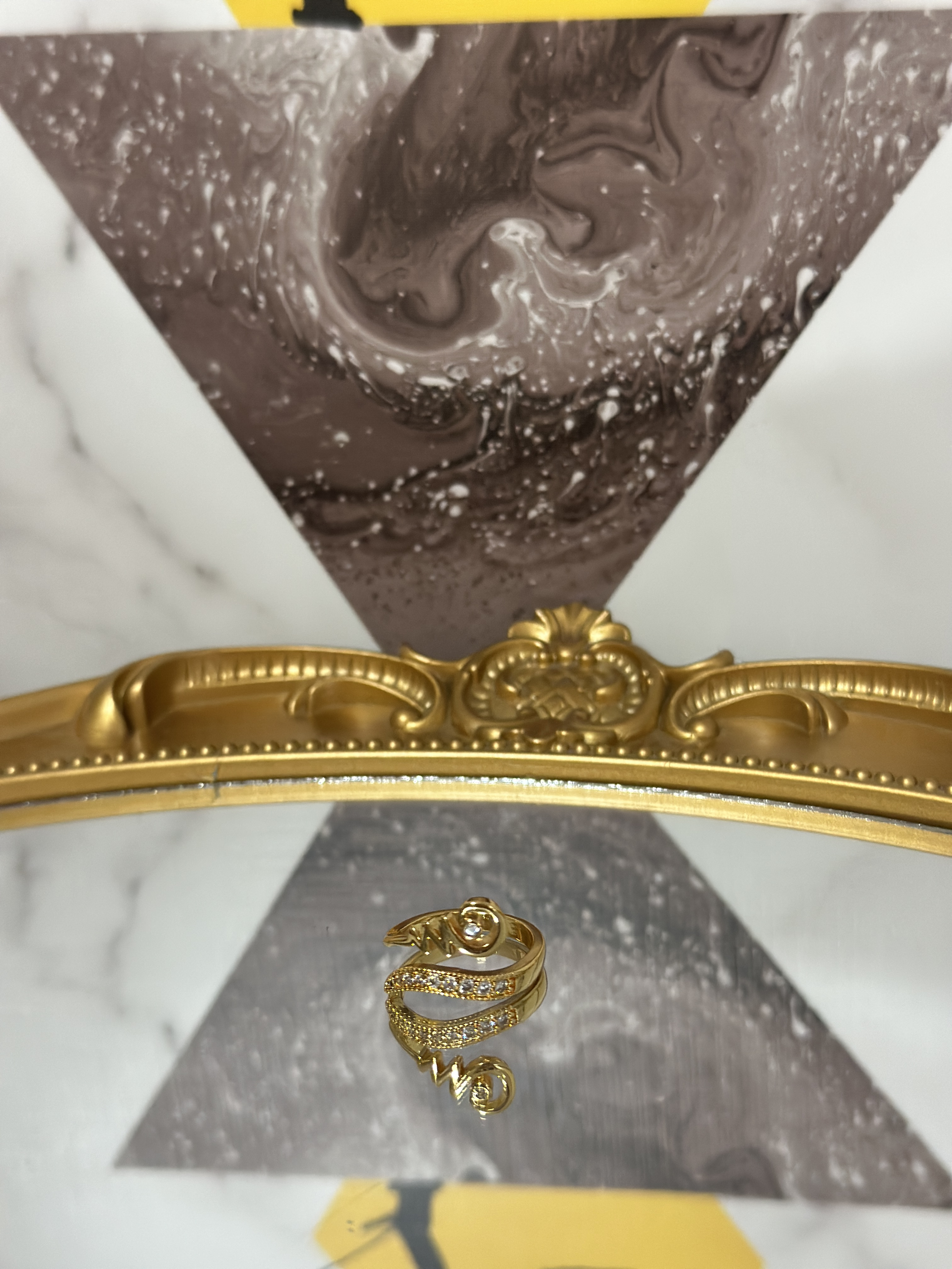 储蓄jie泰泰特色摆件