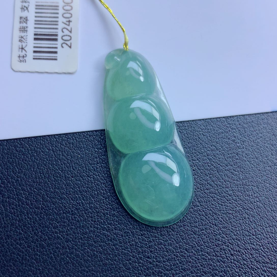 翡翠颈饰未镶嵌福豆
