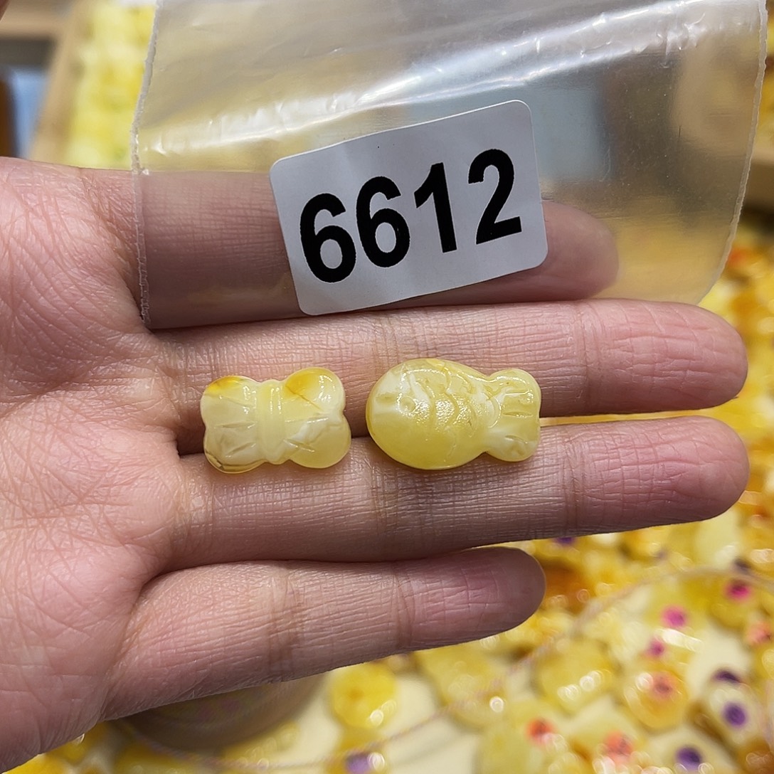 琥珀未镶嵌珠宝奇石