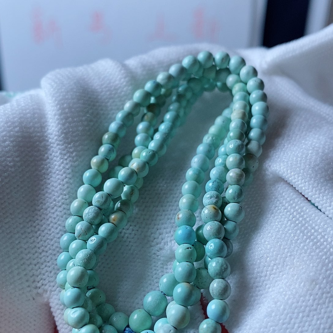 绿松石颈饰未镶嵌