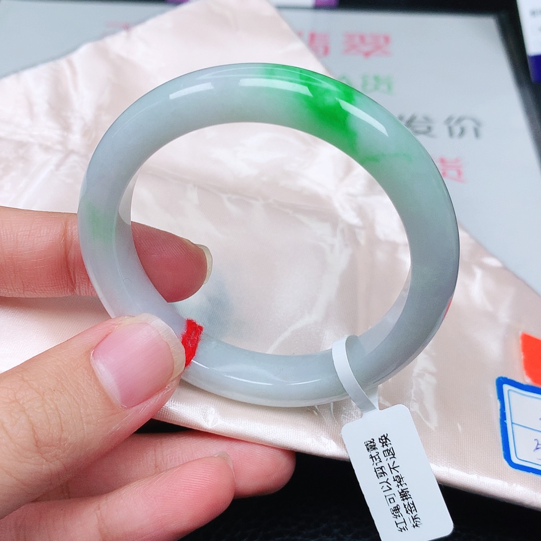 未镶嵌手镯翡翠天然翡翠手镯