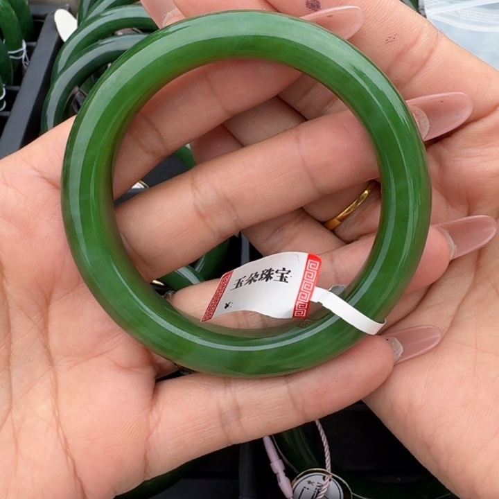 和田玉（碧玉）未镶嵌手镯