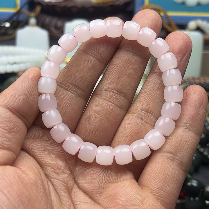 和田玉手串未镶嵌青*案