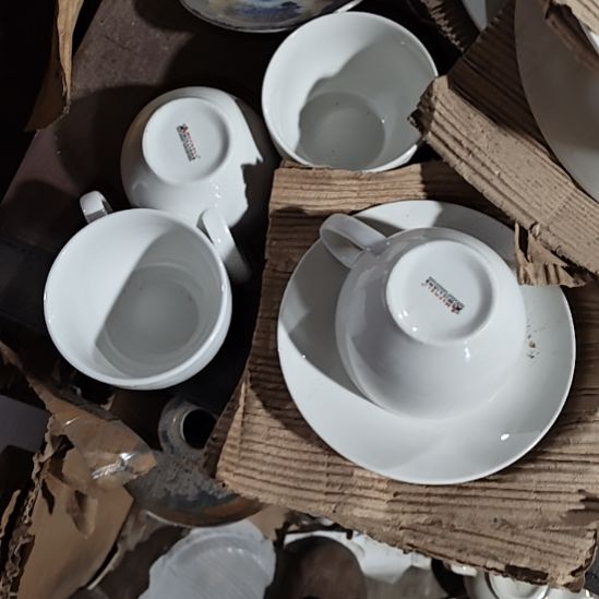 茶盏陶瓷盘子碗啥都有