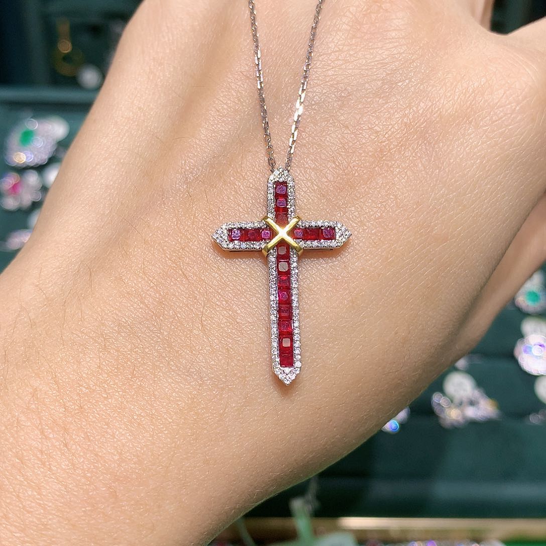 红宝石颈饰18K金镶嵌