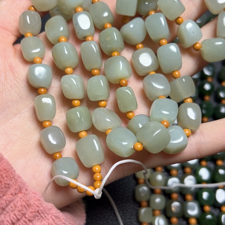 和田玉颈饰未镶嵌