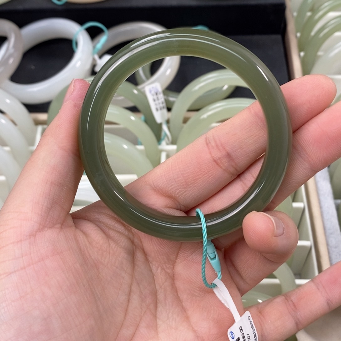 和田玉手镯未镶嵌54.55